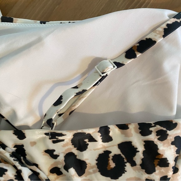 AERIE Leopard Print Wrap One-Piece Swimsuit XXL Full Coverage V-Neck Cut-Out NWT - Picture 12 of 16